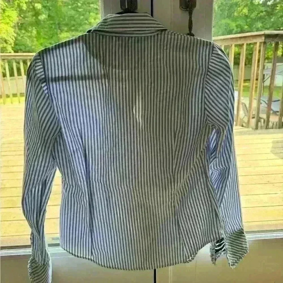 Lilly Pulitzer Cotton Button Down - Picture 7 of 7